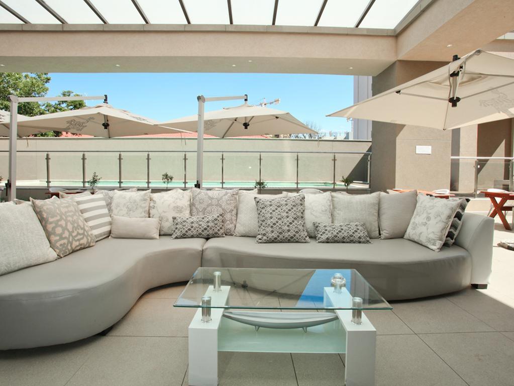 Luxurious Sandton Skye Apartment Exterior photo