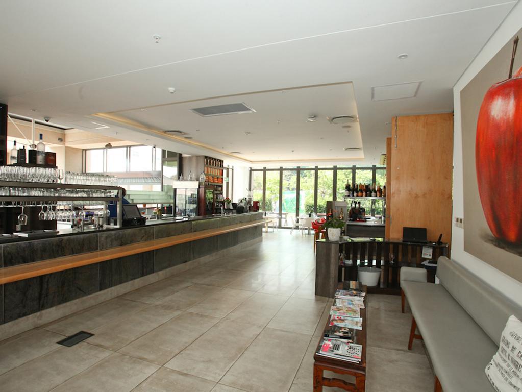 Luxurious Sandton Skye Apartment Exterior photo